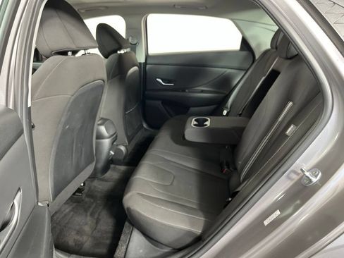 Used 2025 Hyundai Elantra SEL FWD image 23