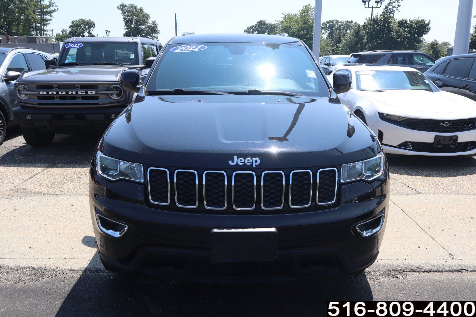 Used 2021 Jeep Grand Cherokee Laredo AWD/4WD image 2