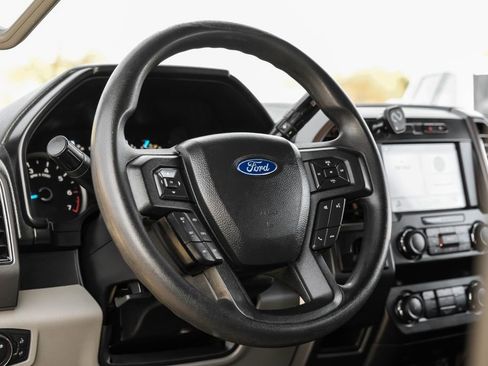 Used 2019 Ford F150 XLT image 14