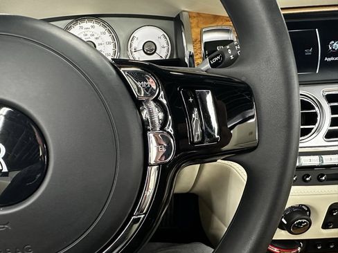 Used 2020 Rolls-Royce Dawn image 36