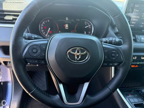 Used 2019 Toyota RAV4 Limited w/ Cold Weather Package FWD image 28