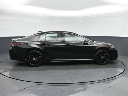 Used 2022 Toyota Camry XSE image 8