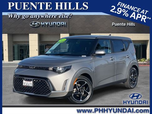 Used 2023 Kia Soul EX image 1