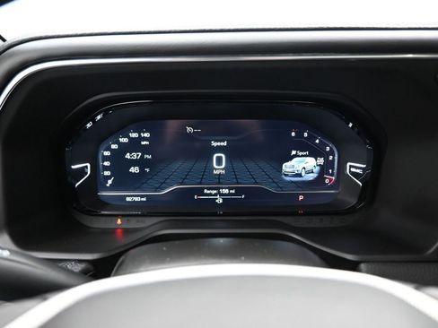 Used 2023 GMC Yukon XL Denali image 12