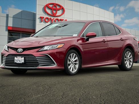 Certified 2022 Toyota Camry LE FWD image 7