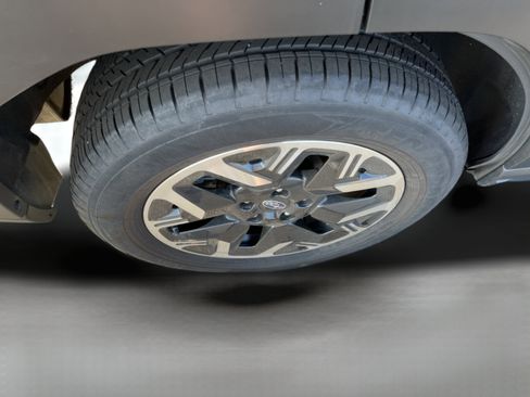 Used 2025 Subaru Forester Premium AWD/4WD image 9