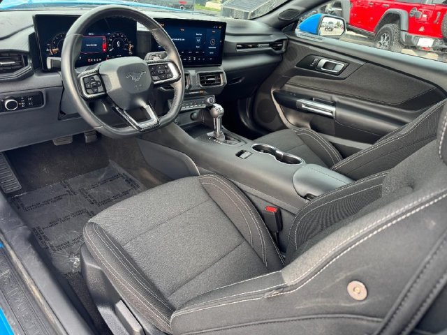 Used 2025 Ford Mustang GT RWD image 14