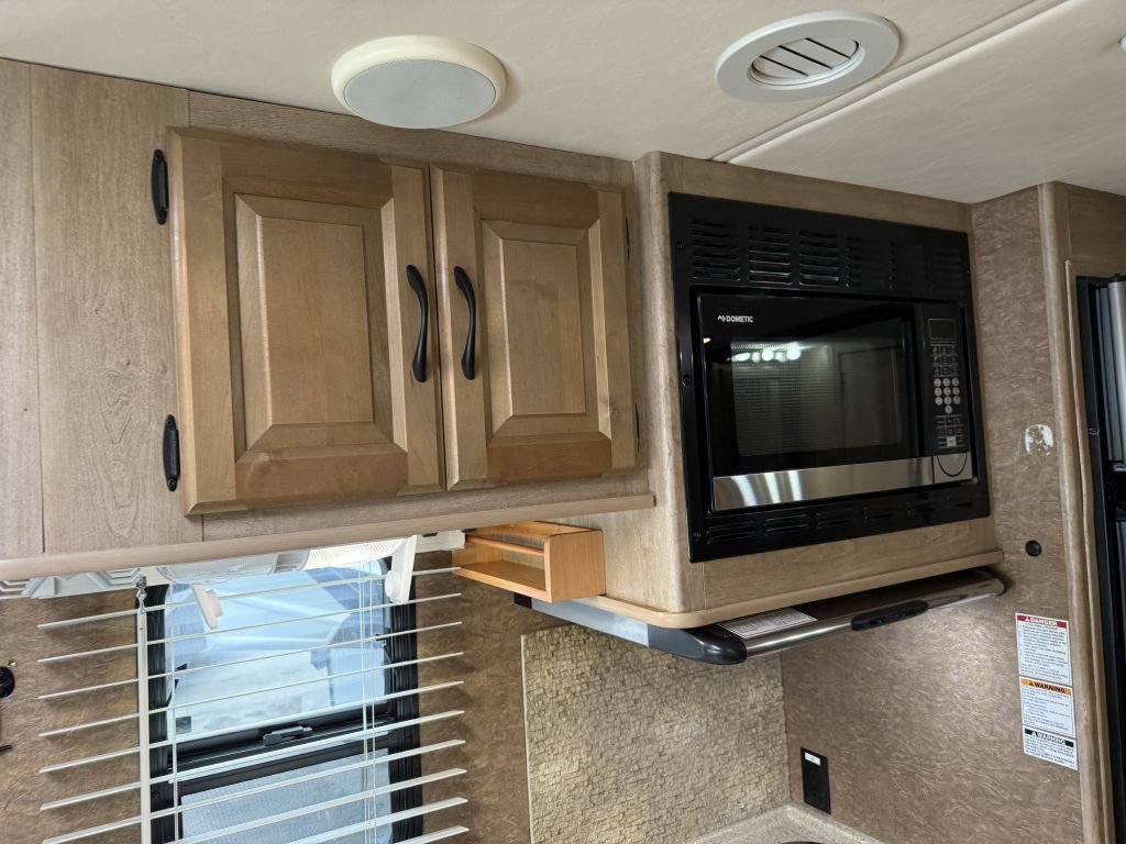 Used 2014 Mercedes-Benz Sprinter 3500 image 72