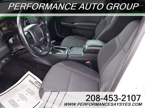 Used 2018 Dodge Charger R/T w/ Blacktop Package image 9