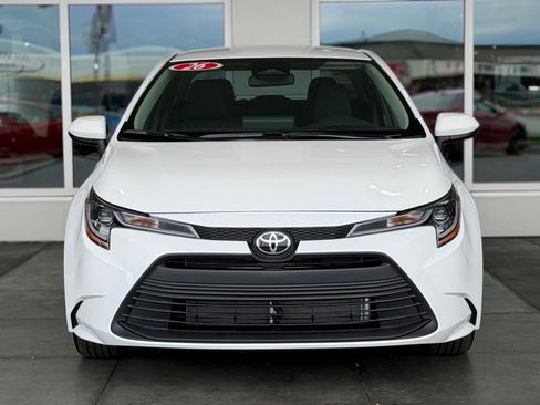 Used 2026 Toyota Corolla LE FWD image 5