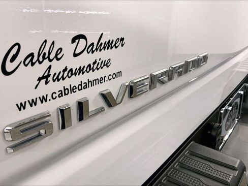 Used 2024 Chevrolet Silverado 1500 LT image 8