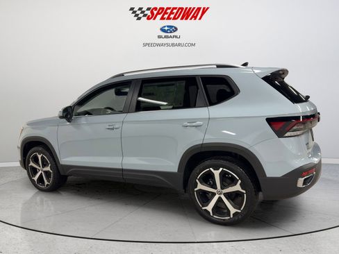 New 2026 Volkswagen Taos SEL image 7