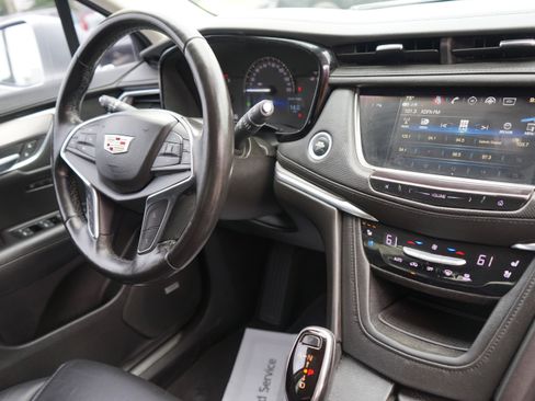 Used 2018 Cadillac XT5 Premium Luxury FWD image 25