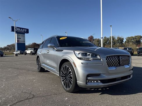Used 2020 Lincoln Aviator Black Label w/ Class IV Trailer Tow Package image 2