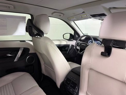 New 2025 Land Rover Discovery Sport S image 31