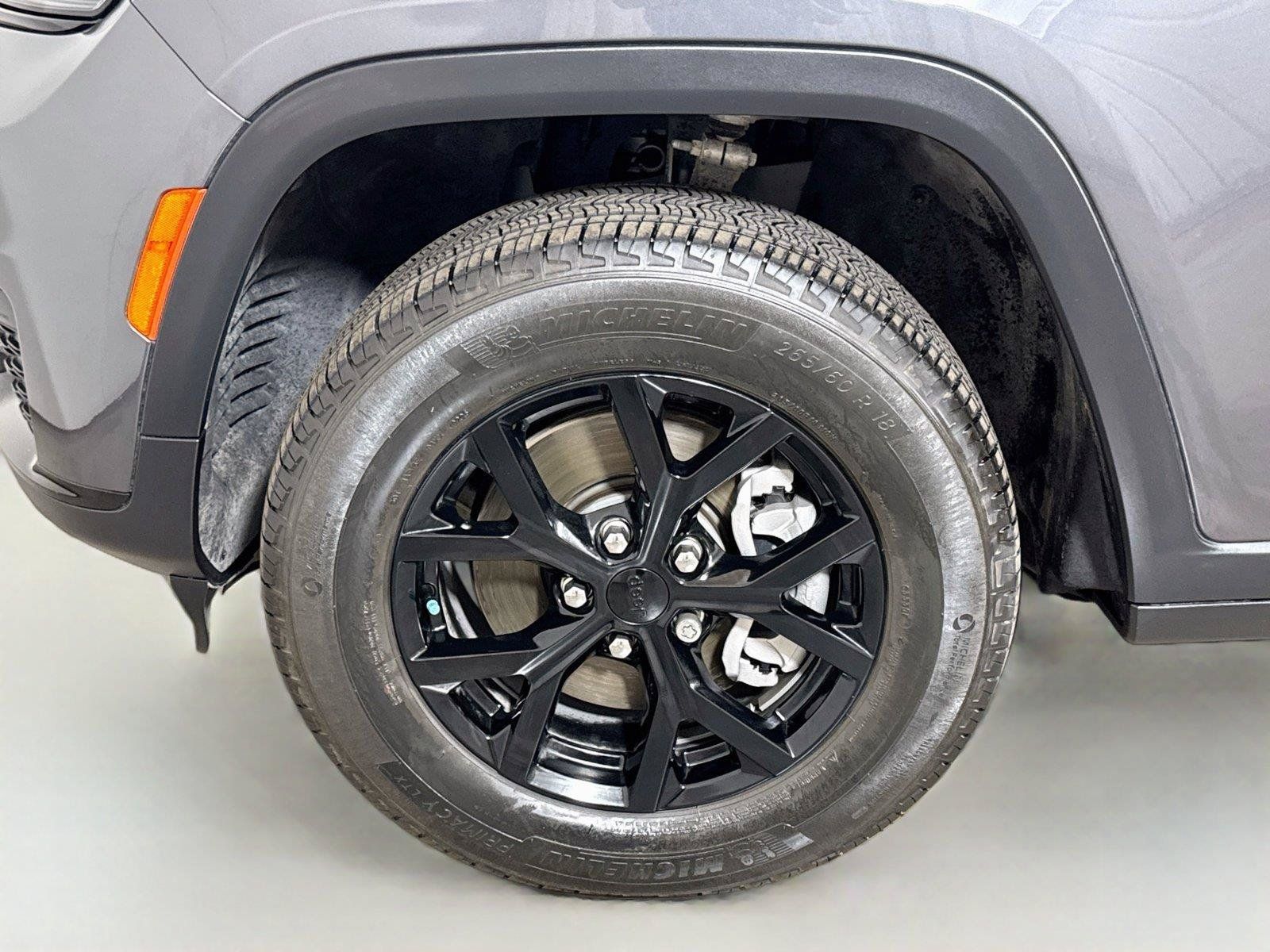 Used 2025 Jeep Grand Cherokee L Altitude RWD image 30