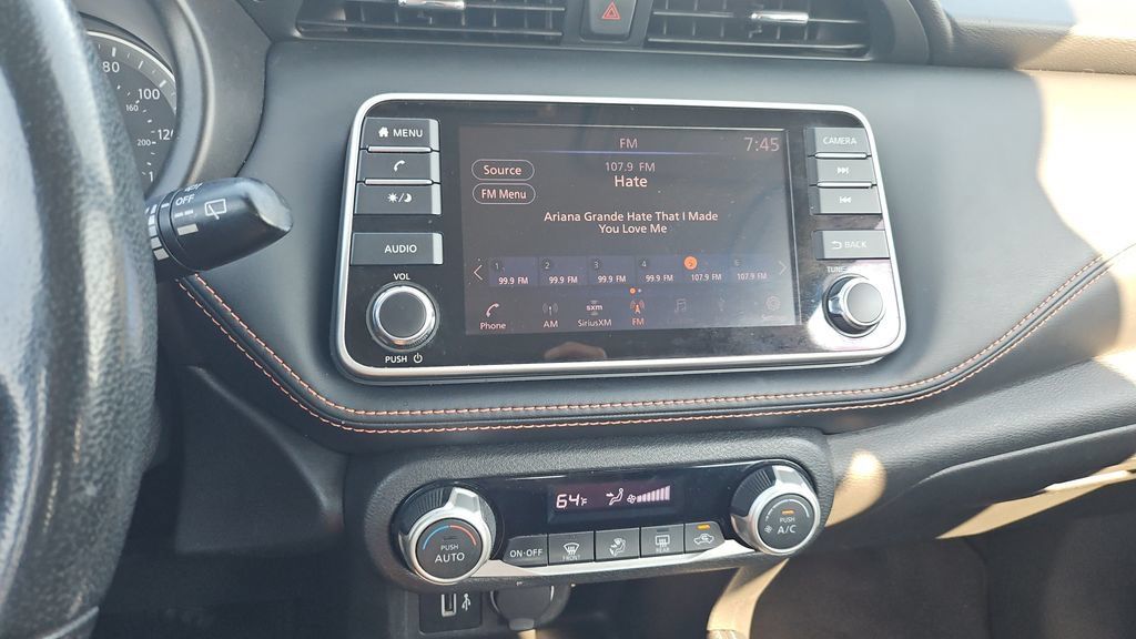 Used 2018 Nissan Kicks SR FWD image 11