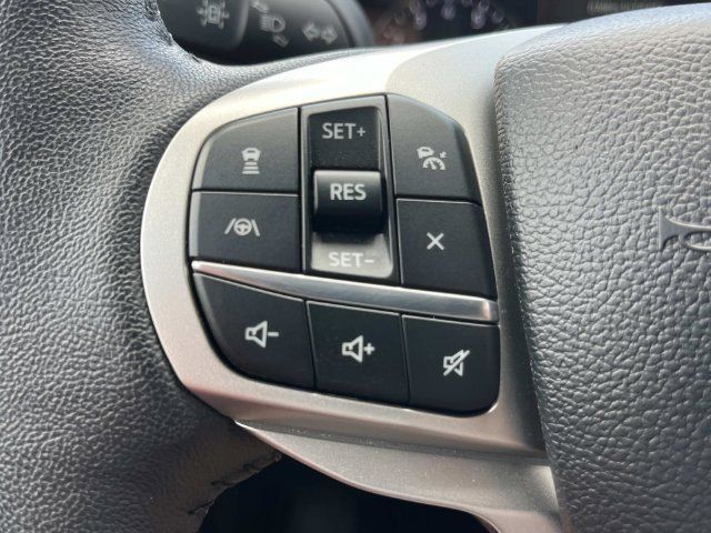 Used 2024 Ford Explorer XLT w/ Equipment Group 202A AWD/4WD image 32