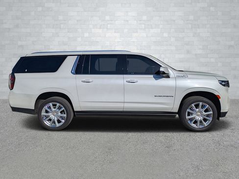 Used 2024 Chevrolet Suburban High Country image 4