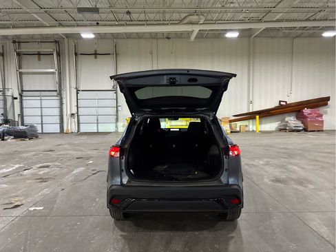 Certified 2024 Toyota Corolla Cross SE image 7