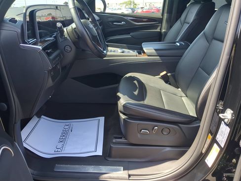 Certified 2022 Cadillac Escalade Luxury AWD/4WD image 17