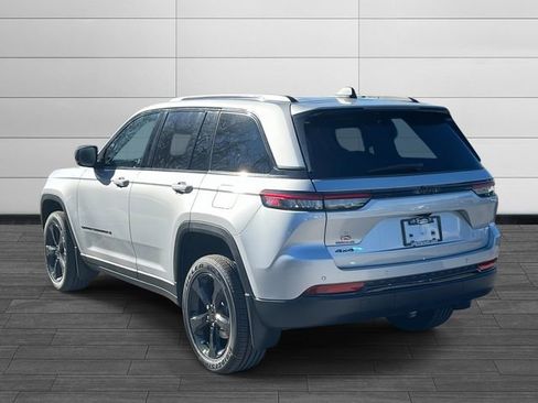 New 2025 Jeep Grand Cherokee 4WD image 5