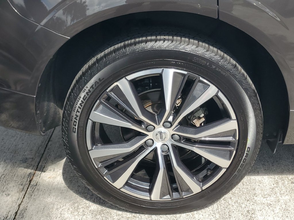 Certified 2022 Volvo XC60 B5 Momentum w/ Protection Package Premier AWD/4WD image 7