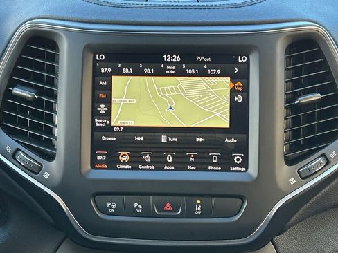 Used 2023 Jeep Cherokee Altitude Lux image 19