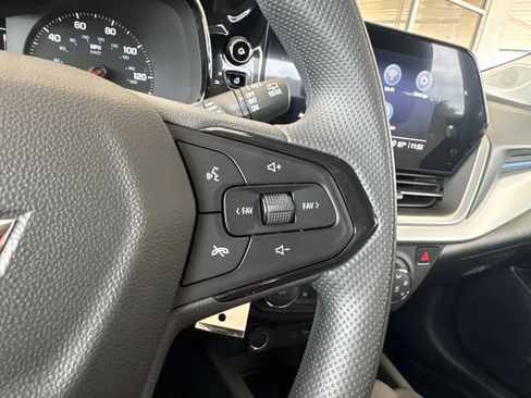 New 2026 Chevrolet Trax LS w/ LS Convenience Package FWD image 28