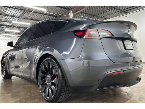 Used 2022 Tesla Model Y Performance AWD/4WD image 17