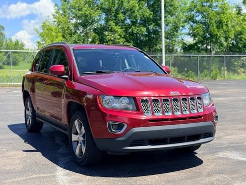 Used 2017 Jeep Compass High Altitude AWD/4WD image 3