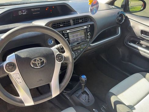 Used 2016 Toyota Prius C Three image 14
