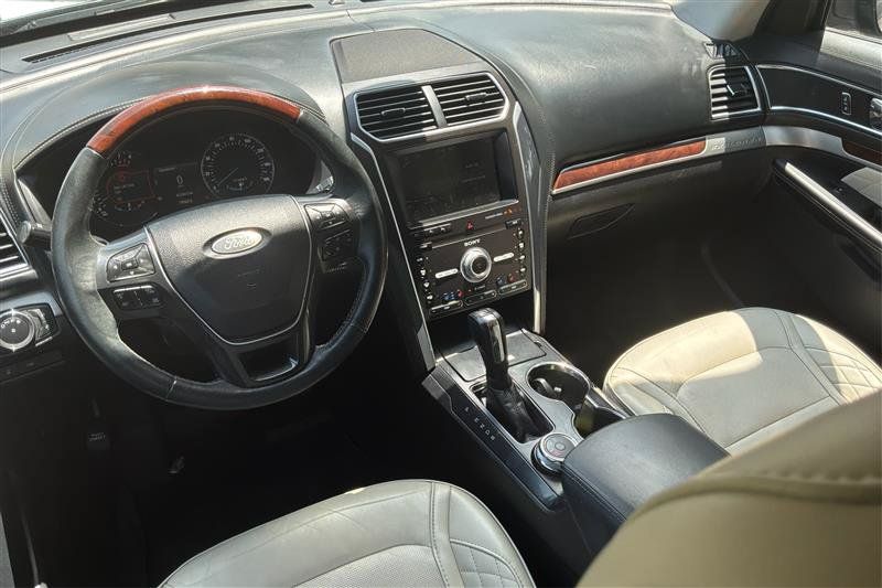 Used 2019 Ford Explorer Platinum AWD/4WD image 28