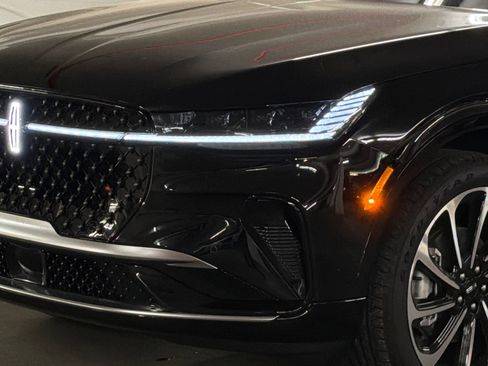New 2026 Lincoln Nautilus Black Label AWD/4WD image 2