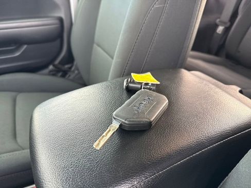 Used 2021 Jeep Wrangler Sport image 35