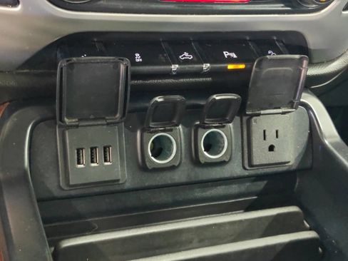 Used 2014 GMC Sierra 1500 SLT w/ SLT Crew Cab Value Package AWD/4WD image 43