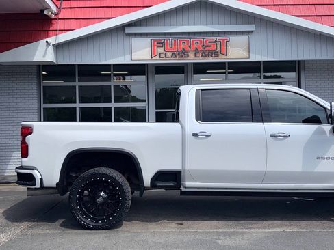 Used 2022 Chevrolet Silverado 2500 High Country w/ Z71 Off-Road Package AWD/4WD image 11