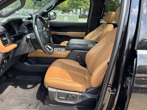 Used 2024 Ford Expedition Platinum AWD/4WD image 17