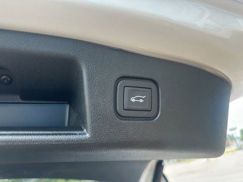 New 2025 Chevrolet Blazer EV LT image 23