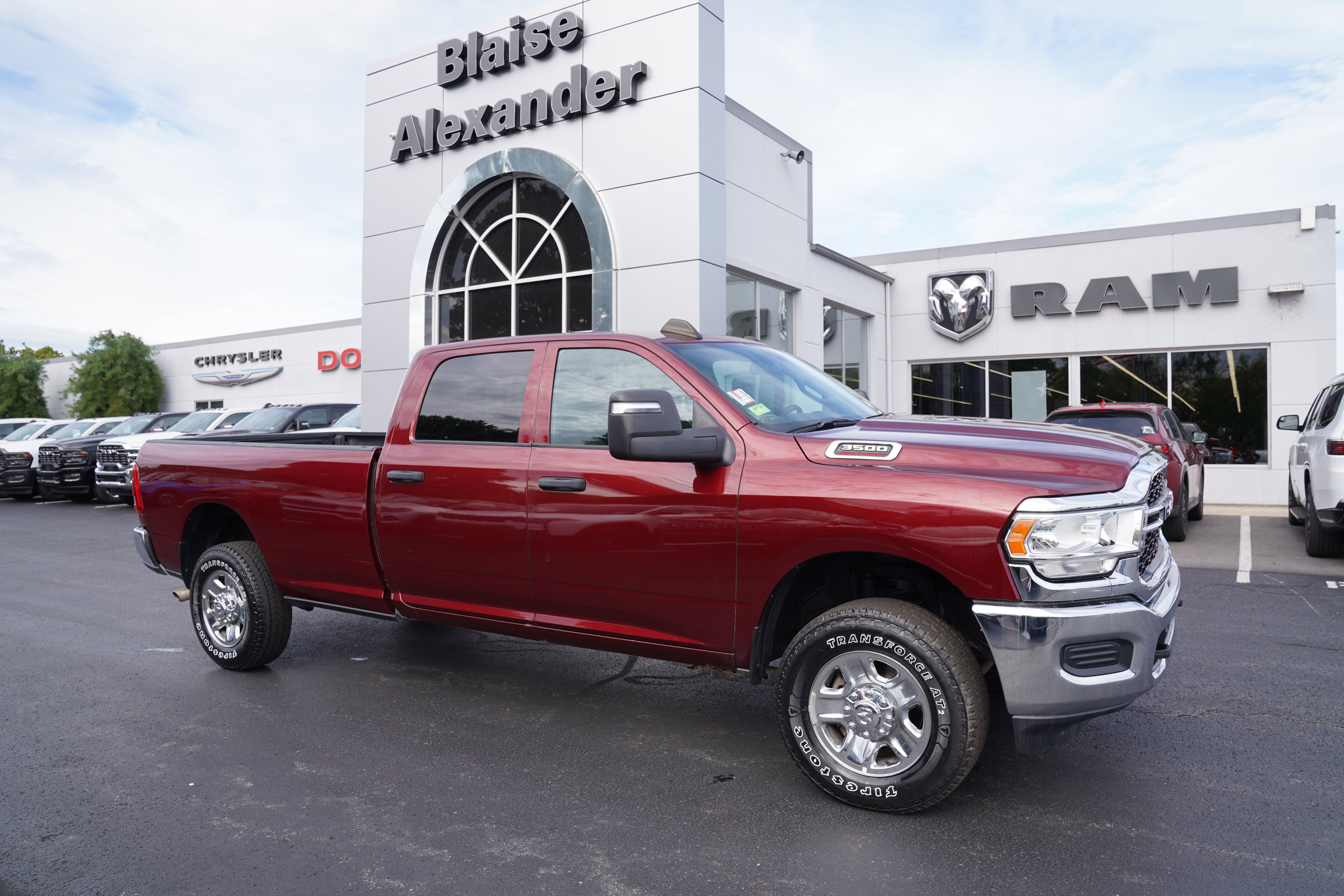 Used 2024 RAM 3500 Tradesman w/ Chrome Appearance Group AWD/4WD image 1