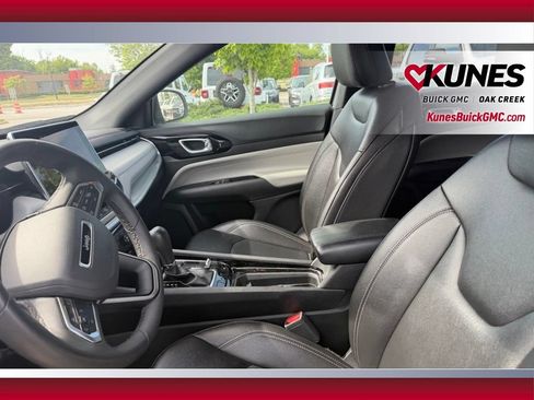 Used 2025 Jeep Compass Limited AWD/4WD image 14