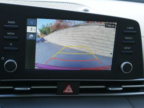 Used 2025 Hyundai Elantra Sport image 17