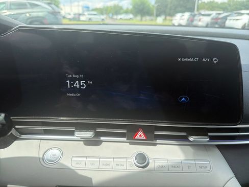 Used 2024 Hyundai Elantra Limited FWD image 18