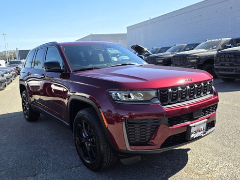 New 2026 Jeep Grand Cherokee Altitude image 6