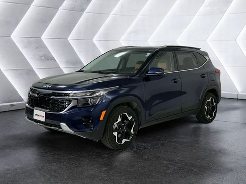 Used 2025 Kia Seltos EX w/ EX Sunroof Package AWD/4WD image 3