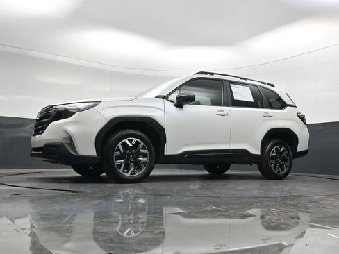 Used 2025 Subaru Forester Premium AWD/4WD image 48