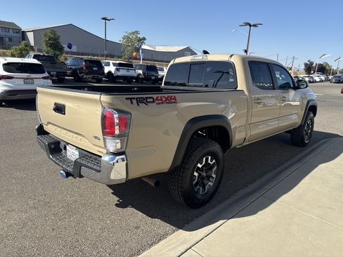 Used 2020 Toyota Tacoma TRD Off-Road AWD/4WD image 5
