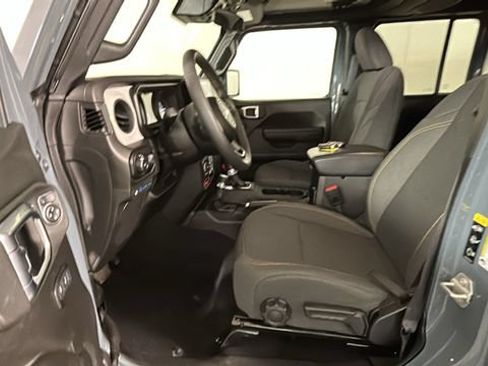 Used 2024 Jeep Wrangler Unlimited AWD/4WD image 10