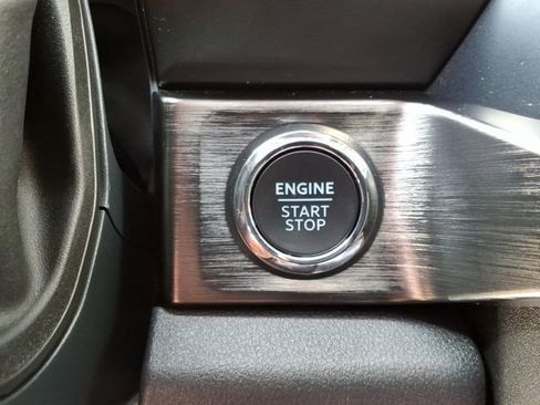 Used 2024 Ford F250 Lariat w/ FX4 Off-Road Package image 29