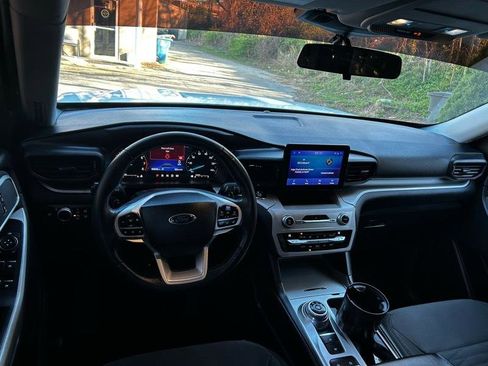 Used 2020 Ford Explorer XLT image 15